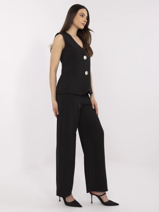 Eleganter Komplettanzug mit Weste und weiten Hosen