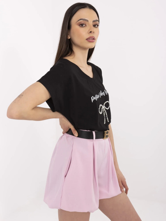 Stylisches schwarzes T-Shirt mit Applikation