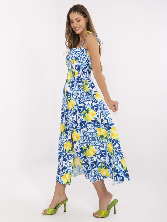 Ausgestelltes blaues Kleid