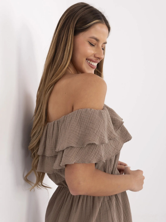 Kombination in dunkelbeige