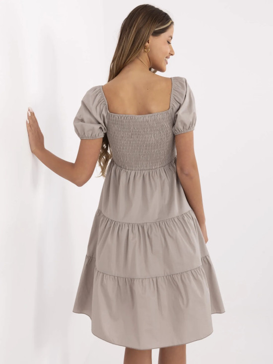 Beige ausgestellte Kleider mit kurzen Ärmeln