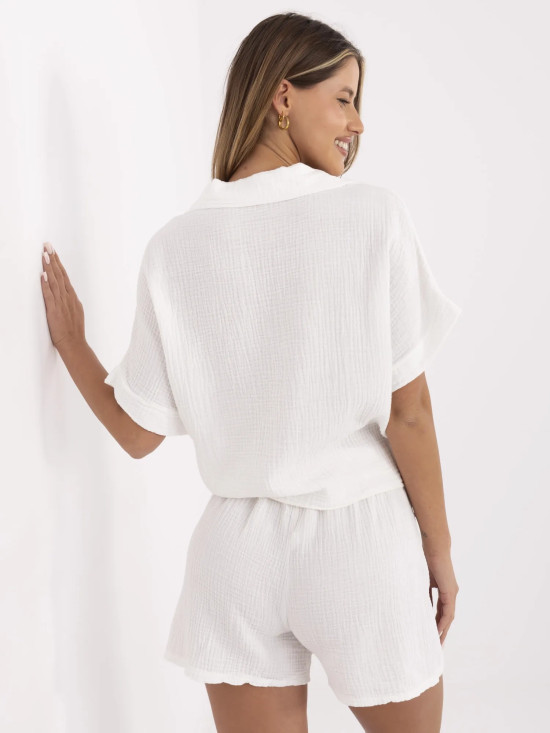 Weiße Shorts mit hohem Bund