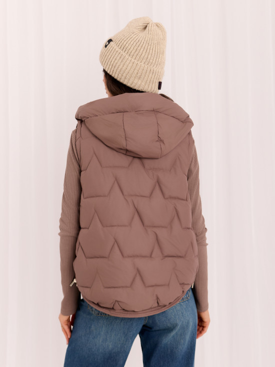 Beige Wintermütze mit Applikation