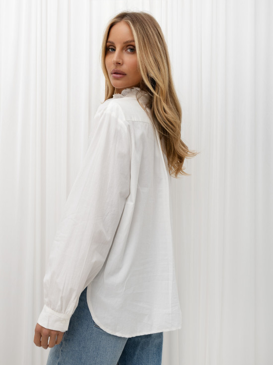 Weiße Baumwollbluse mit Spitze und Rüschen