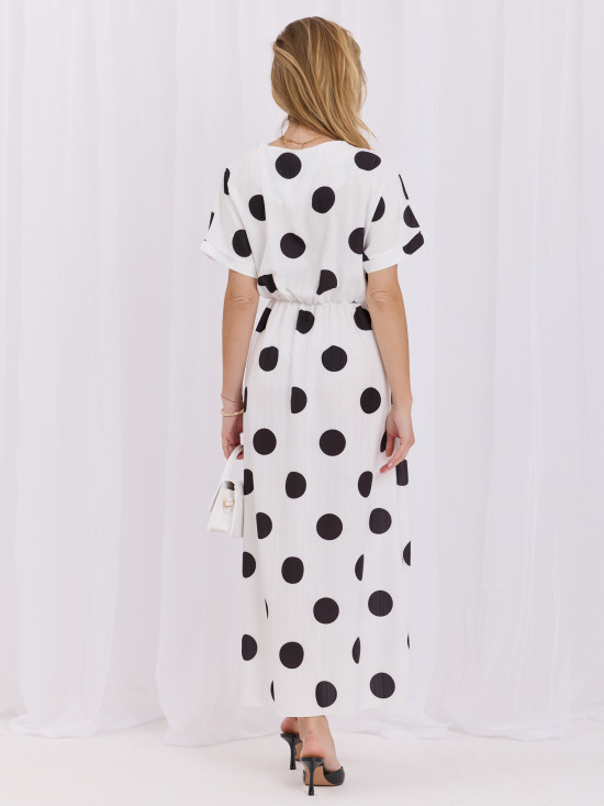 Weiß-schwarzes Midi-Kleid mit Punkten und Wickelausschnitt