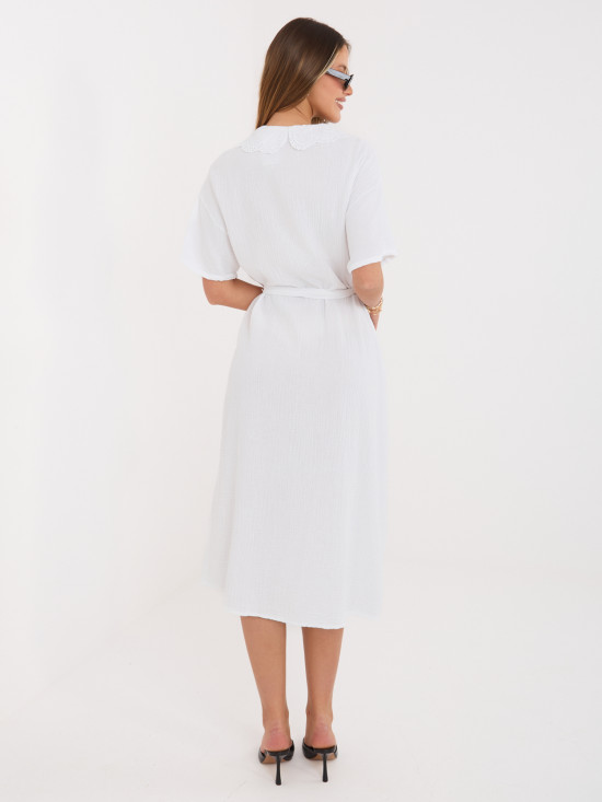 Weißes ausgestelltes Midi-Kleid mit Gürtel und Taschen