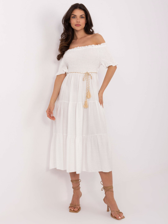 Weiße ausgestellte Kleid mit Gürtel