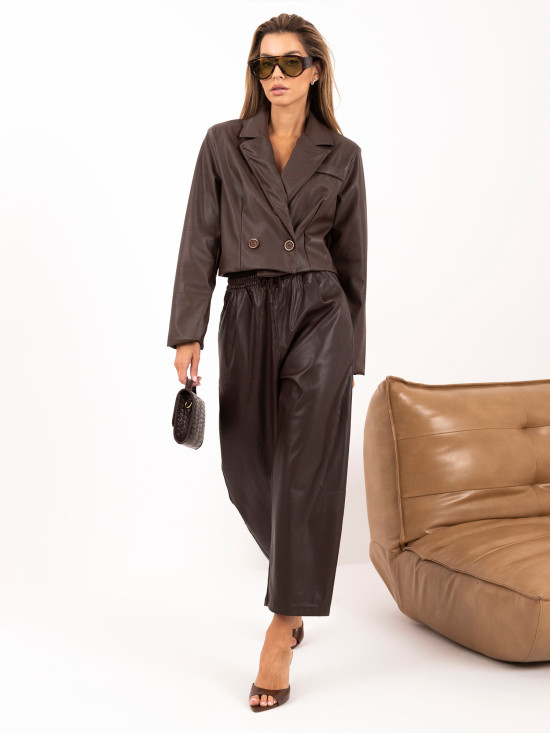 Weite braune Kunstlederhose mit hohem Bund