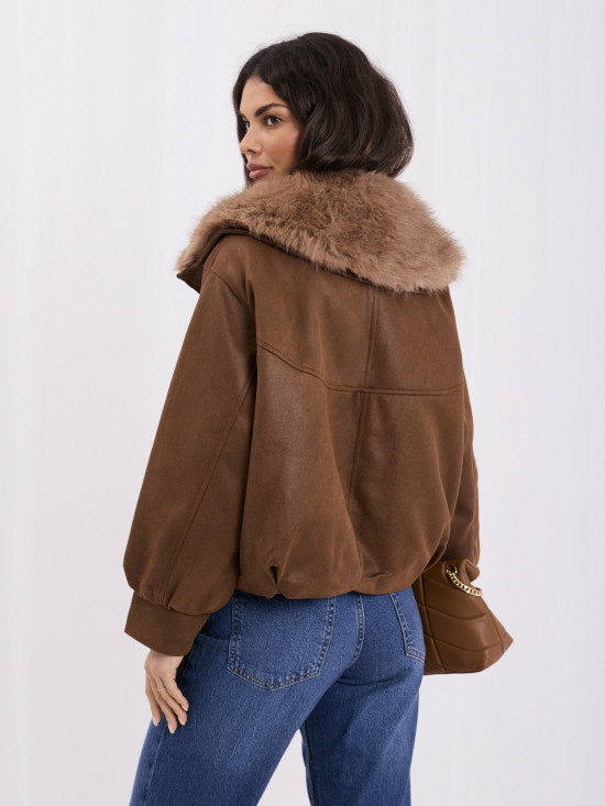 Kurze braune Bomberjacke mit Kragen