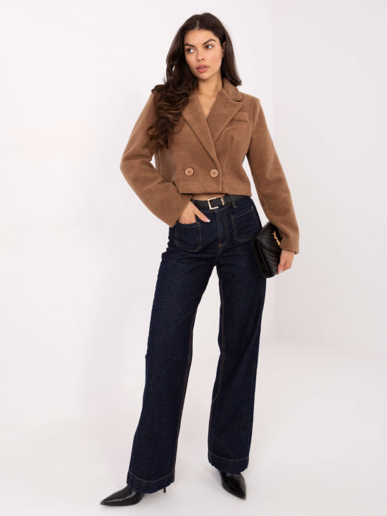 Kurzer eleganter Mantel in Braun