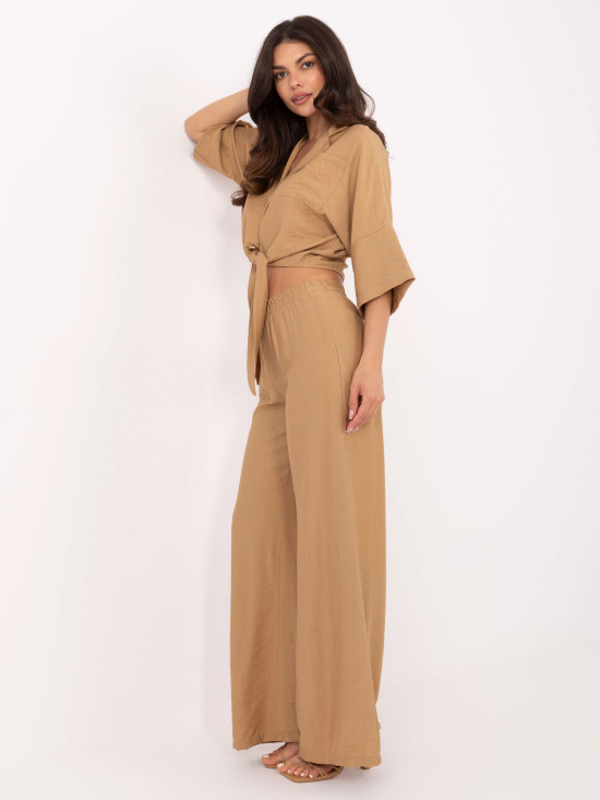 Eleganter Komplettanzug in Camel