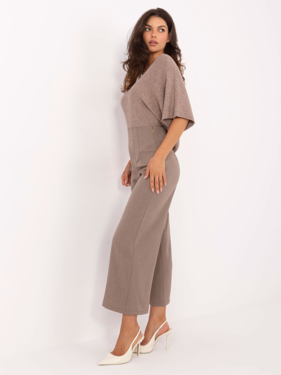 Elegante beige Hose mit hohem Bund