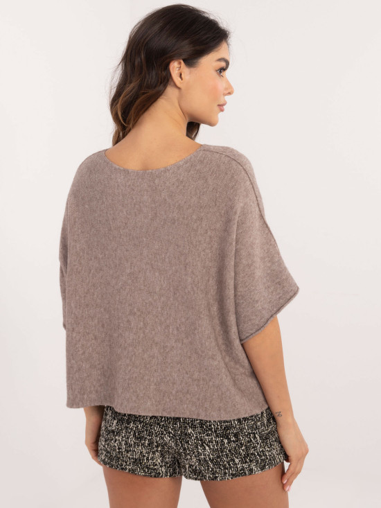 Eleganter beigefarbener Pullover mit 3/4-Ärmeln