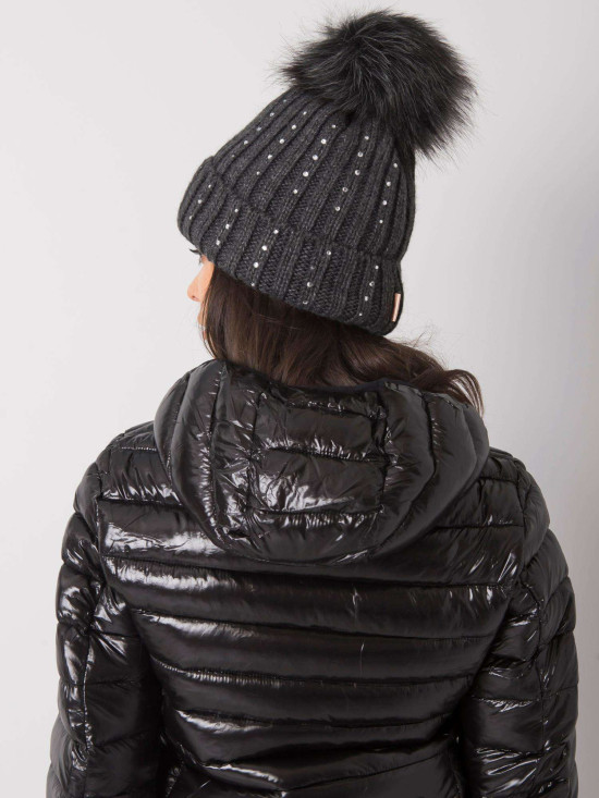 Dunkelgraue gefütterte Mütze mit Applikationen