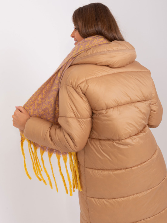 Winter Schal im geometrischen Muster