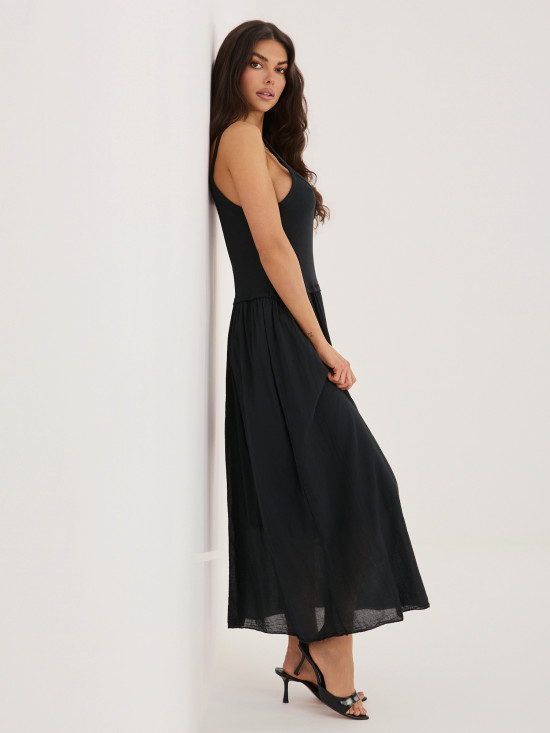 Schwarzes Maxi-Sommerkleid mit Trägern