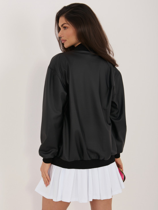 Schwarze Übergangsjacke aus Kunstleder mit Stehkragen