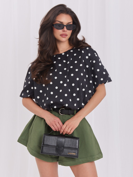 Schwarze Bluse mit Punkten und kurzem Ärmel