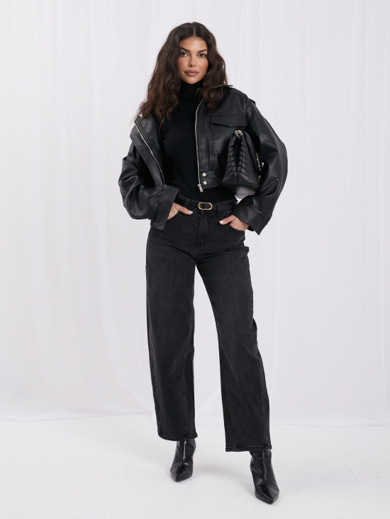 Kurze schwarze Kunstlederjacke mit Stehkragen