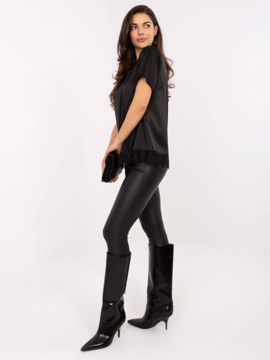 Elegante schwarze Bluse mit Spitze