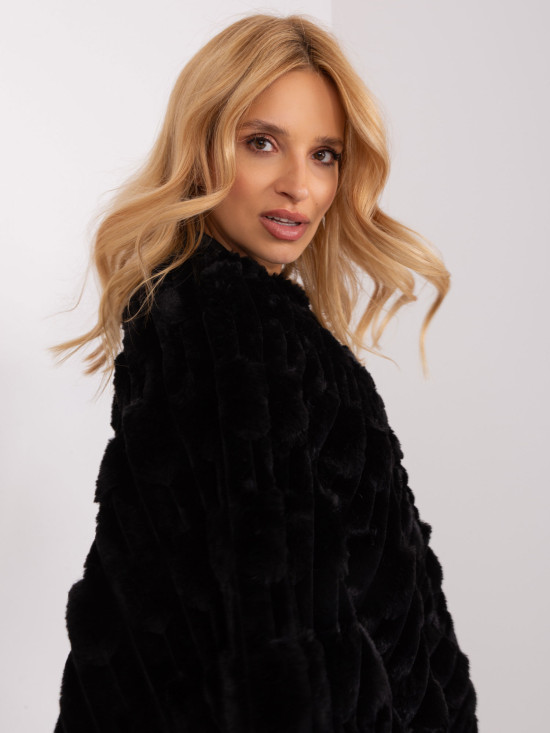 Schwarzes Poncho mit Futter und kurzem Ärmel