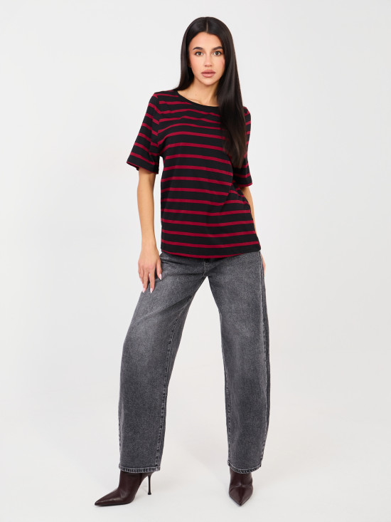 Mehrfarbiges gestreiftes T-Shirt mit kurzem Ärmel