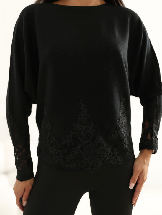 Eleganter schwarzer Pullover mit Spitze