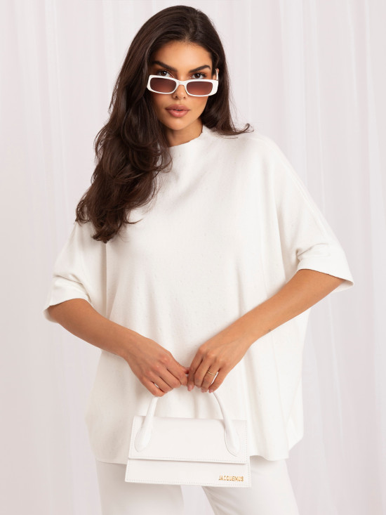 Eleganter Pullover mit Applikation und Stehkragen
