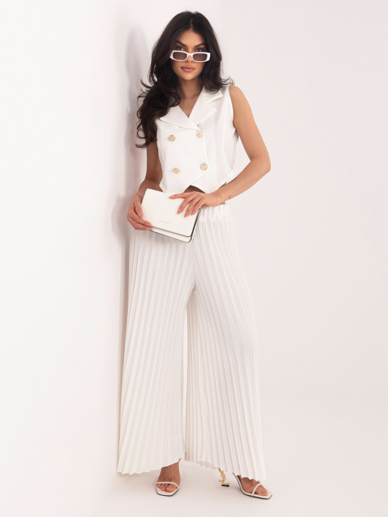 Elegantes Set in Ecru – Weste und Hose