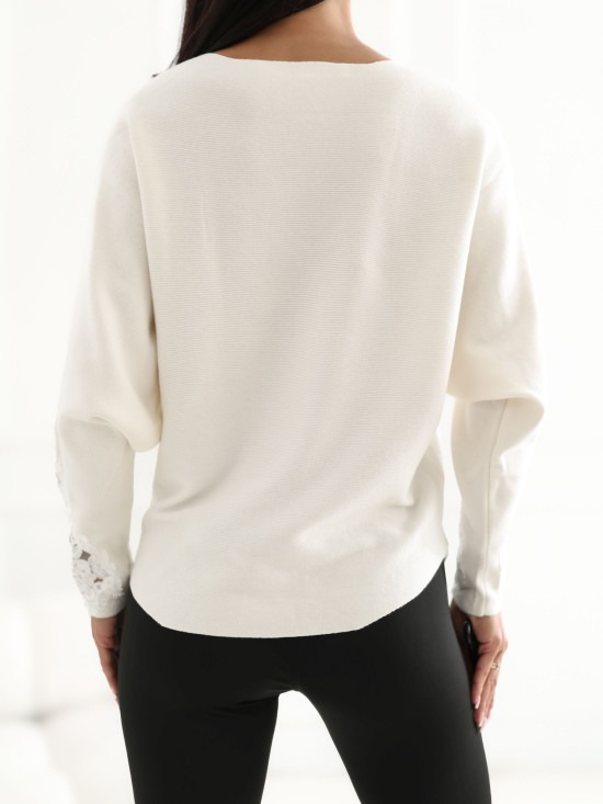 Eleganter Pullover mit Spitze und Rundhalsausschnitt