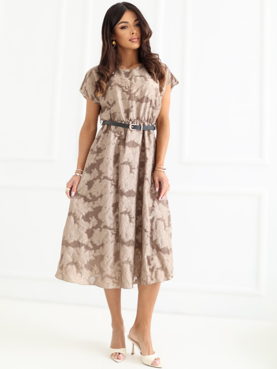 Elegantes beigefarbenes Midi-Kleid mit Gürtel