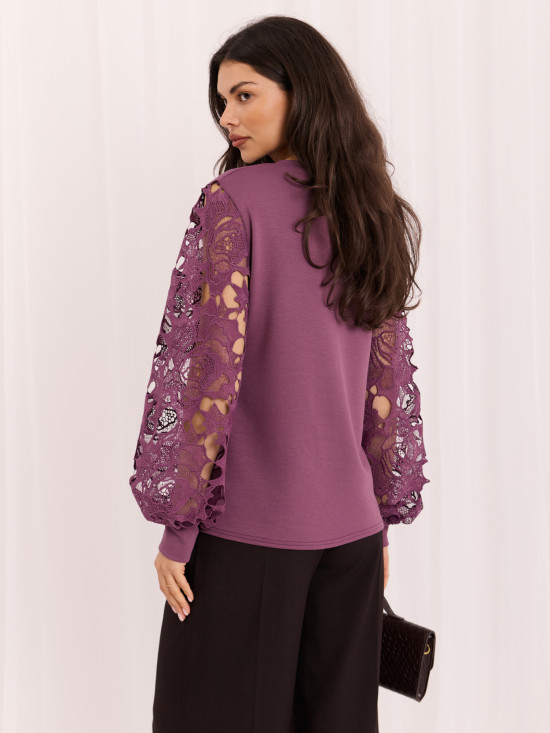Elegante violette Bluse mit Spitze und Puffärmeln