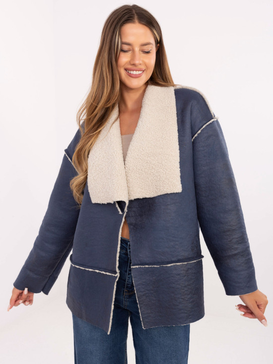 Moderne blaue Übergangsjacke