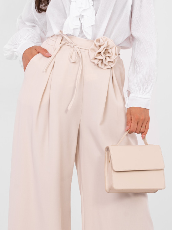 Elegante beige Wide-Leg-Hose mit Gürtel