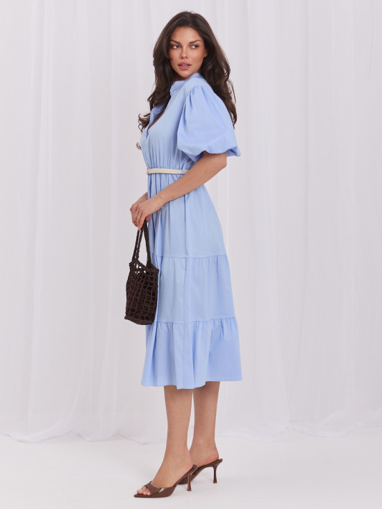 Hellblaues ausgestelltes Midi-Kleid mit Gürtel und Volant