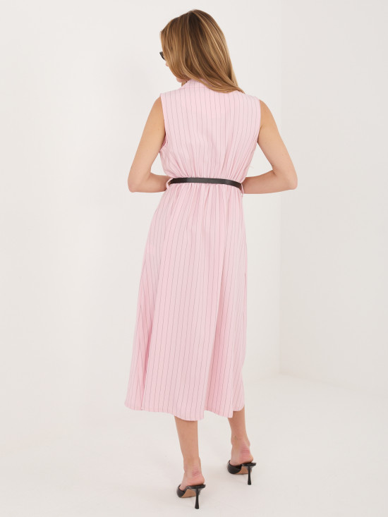 Elegantes rosafarbenes Midi-Kleid mit Gürtel und Kragen
