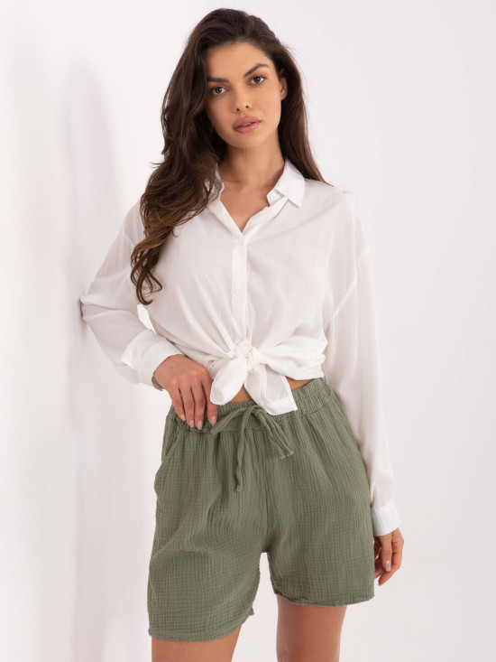 Khaki Shorts mit hohem Bund