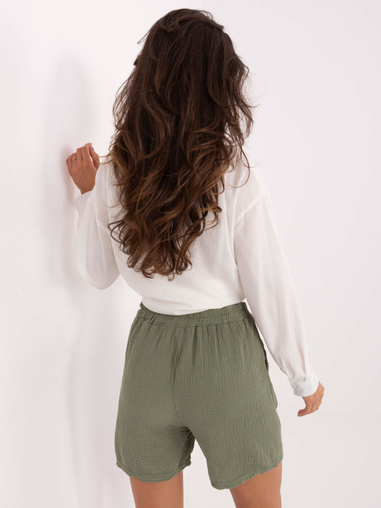 Khaki Shorts mit hohem Bund