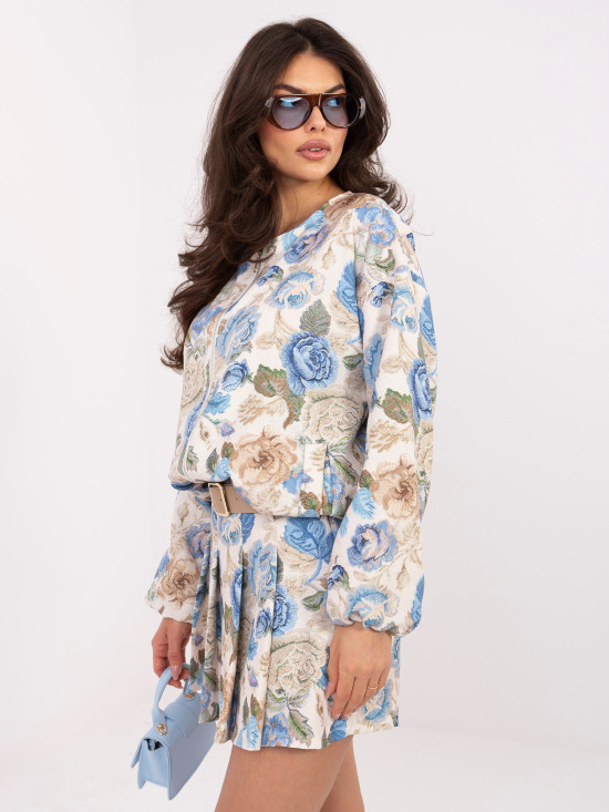 Blaue Shorts mit Blumenmuster, weitem Bein und Gürtel