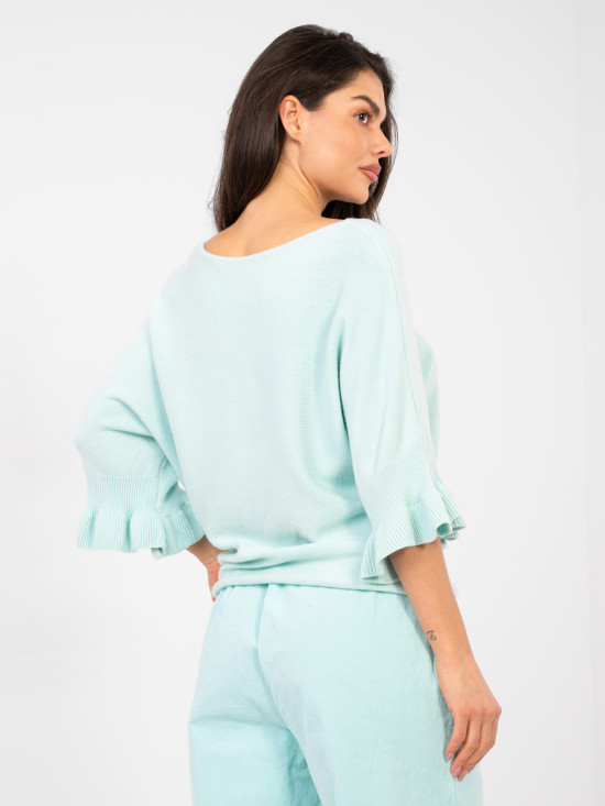 Eleganter hellblauer Pullover mit 3/4-Ärmeln und Volant