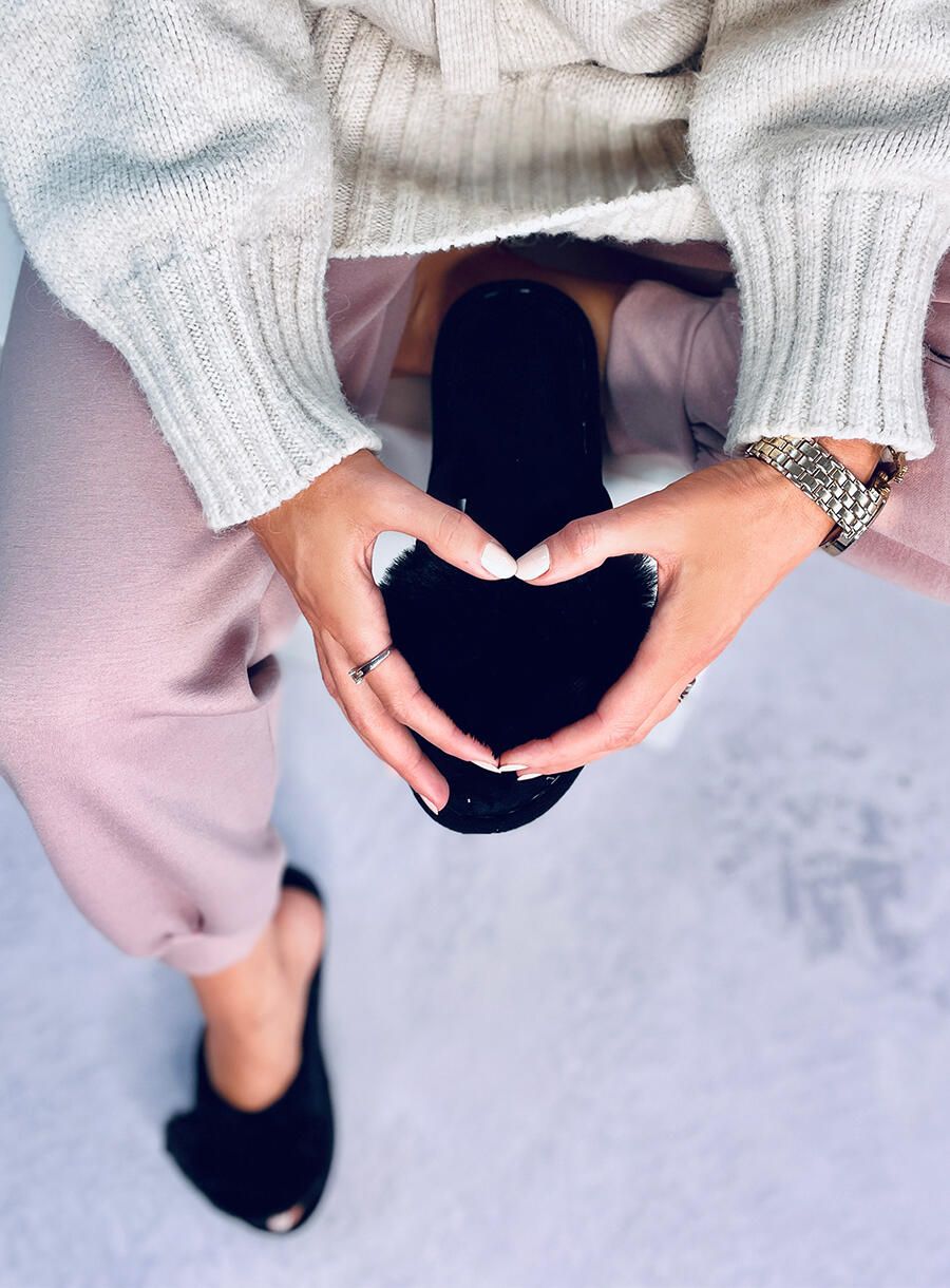 Hausschuhe mit Herz Schwarz