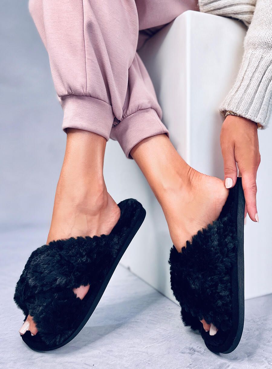 Plüschhausschuhe Schwarz