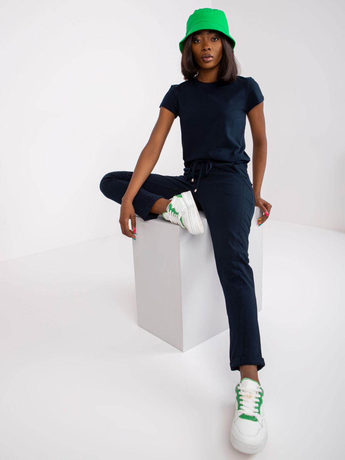 Stylische blaue Sporthose