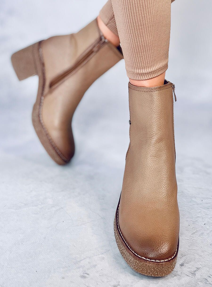 Stiefel mit Gummiabsatz Braun