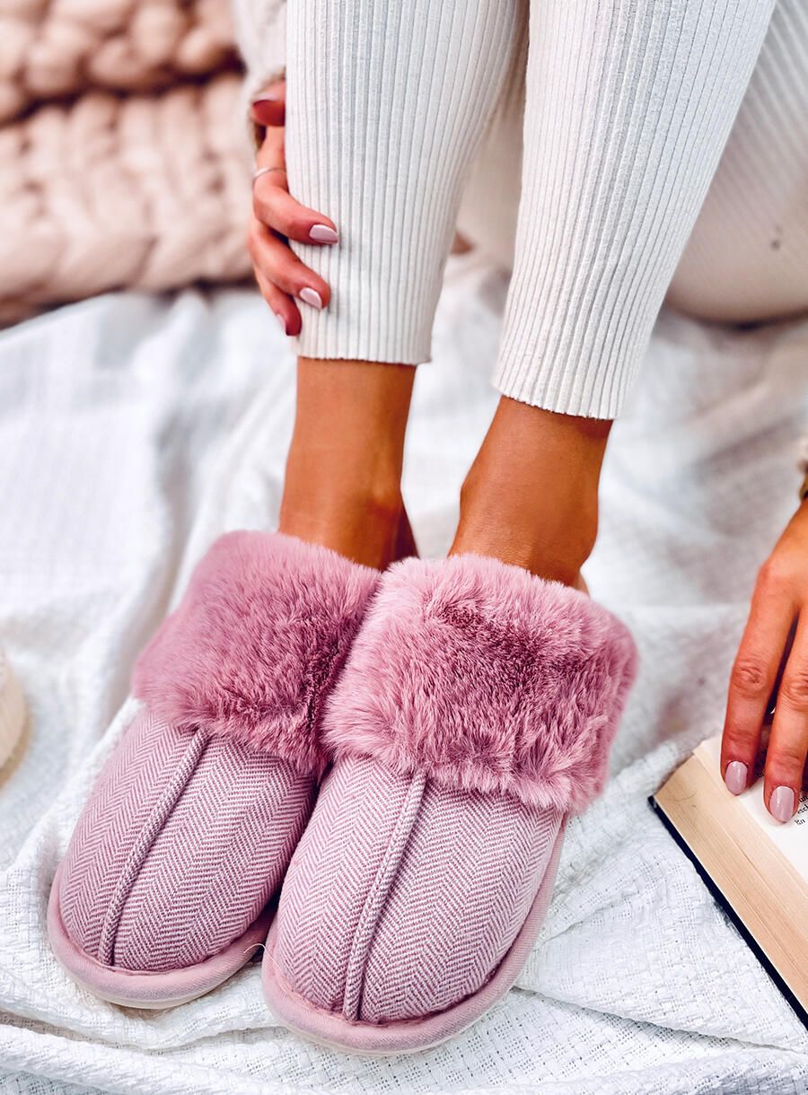 Hausschuhe mit Fischgrätenmuster Rosa