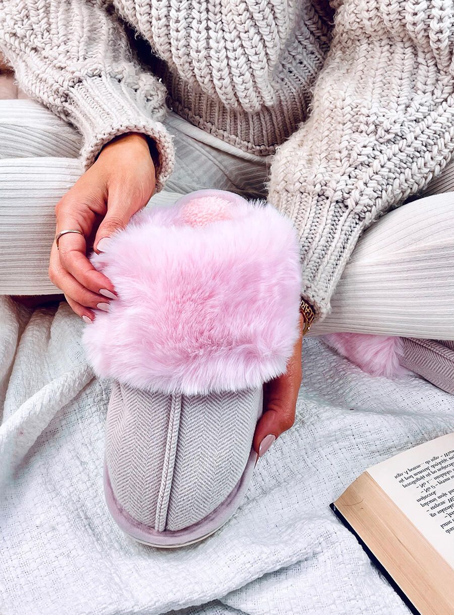 Hausschuhe mit Fischgrätenmuster Hellrosa