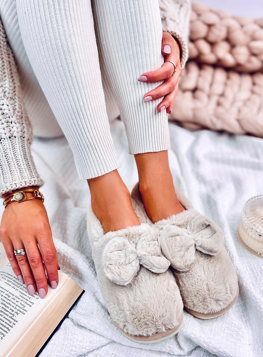 Kunstfell-Hausschuhe mit Schleife Beige
