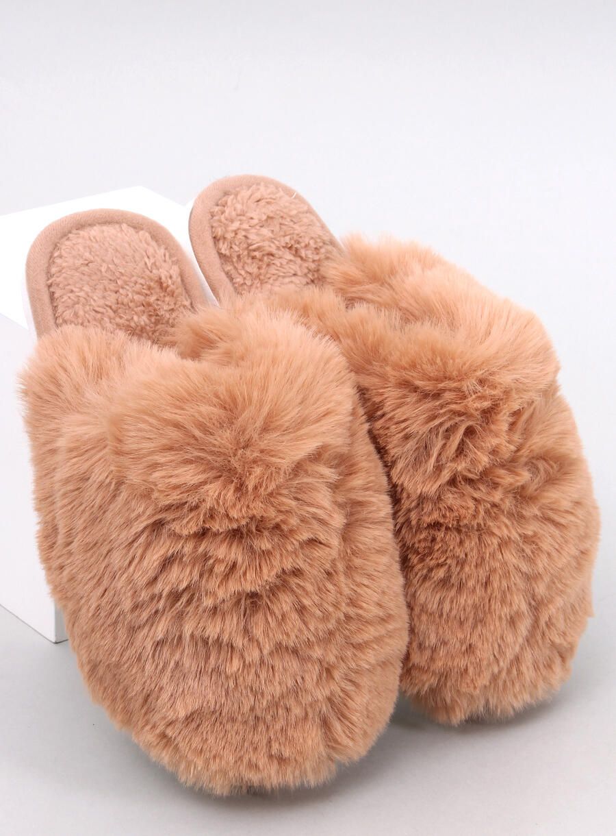 Hausschuhe mit Kunstfell in Camel