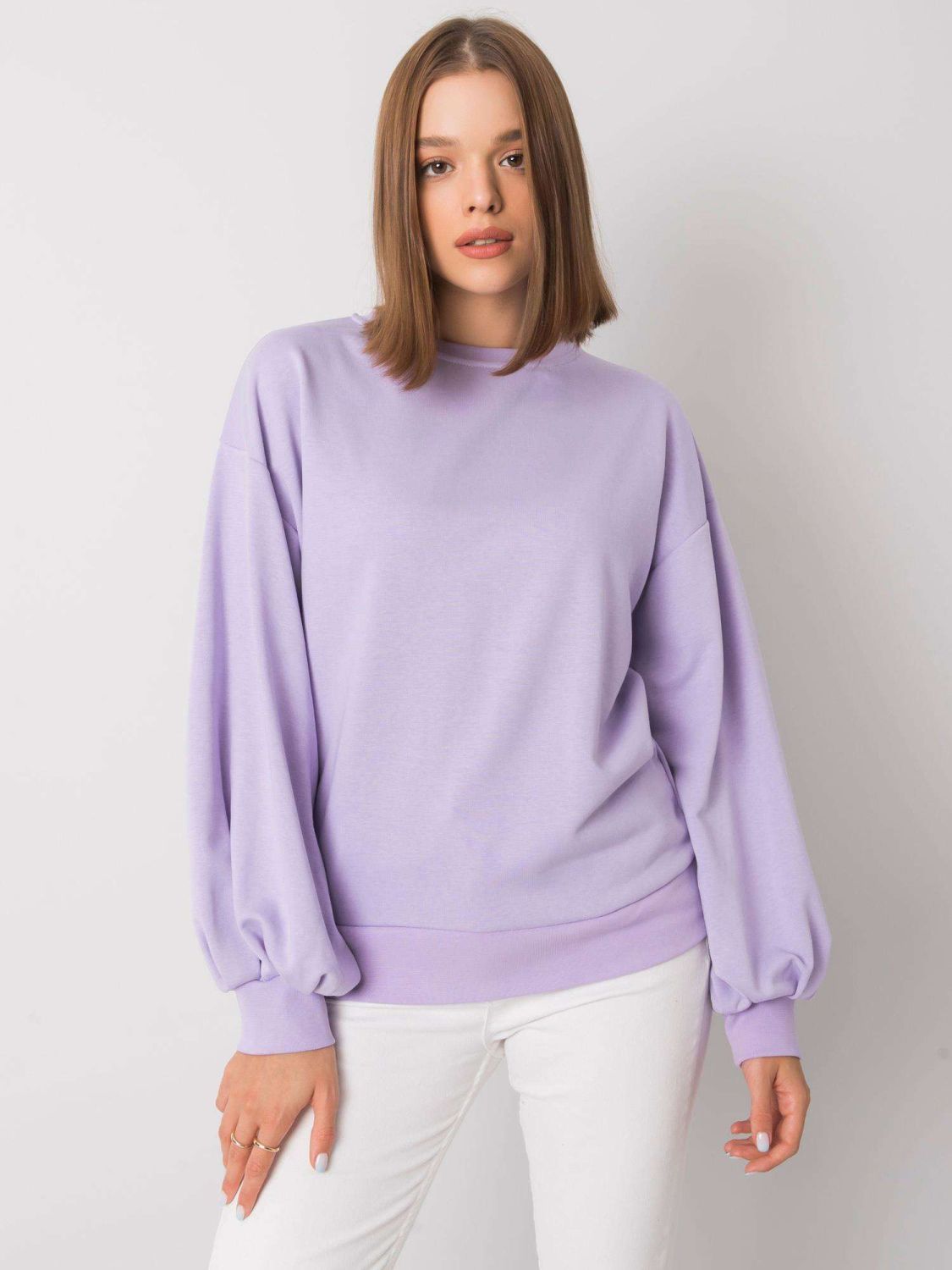 Lila Sweatshirt mit Rückenausschnitt