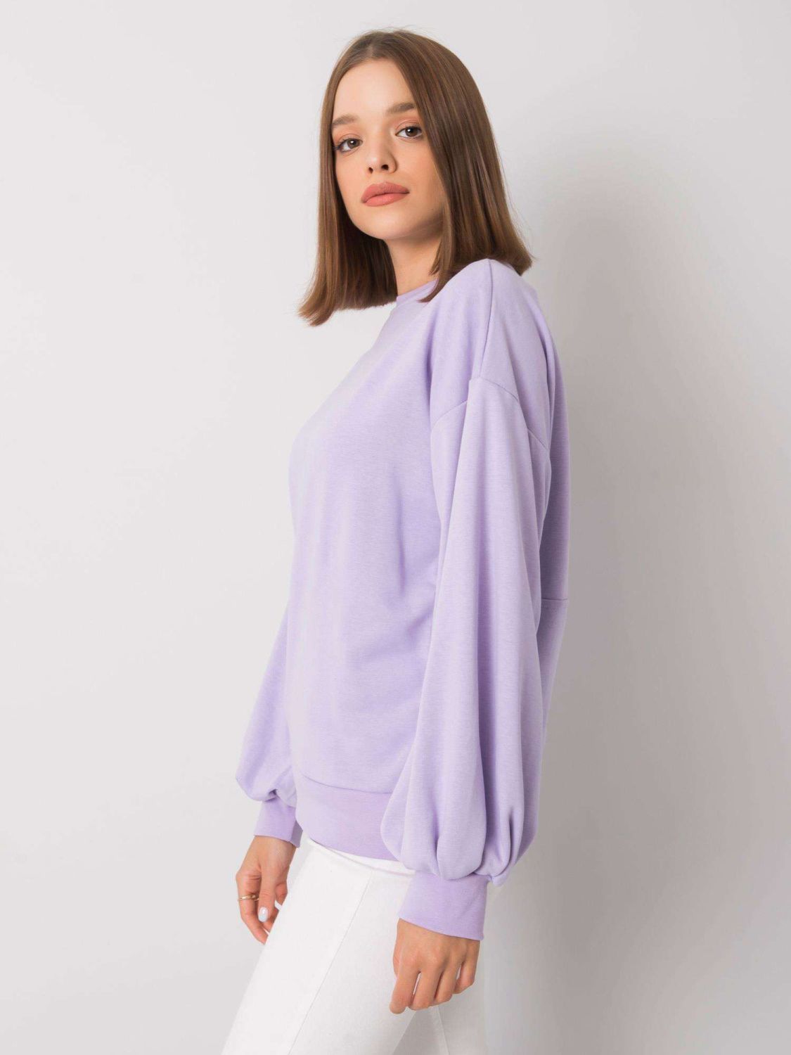 Lila Sweatshirt mit Rückenausschnitt